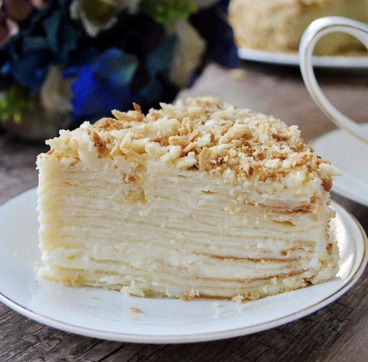 Торт наполеон. Торт наполеон фото. Наполеон торт командор. Торт «наполеон» классический. Торт наполеон рецепт классический пошаговый рецепт.