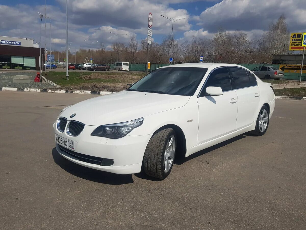 Авито бмв самаре. Бмв е60 универсал белый. bmw 520i белая. bmw e60 универсал белая. бмв 5 седан белая.