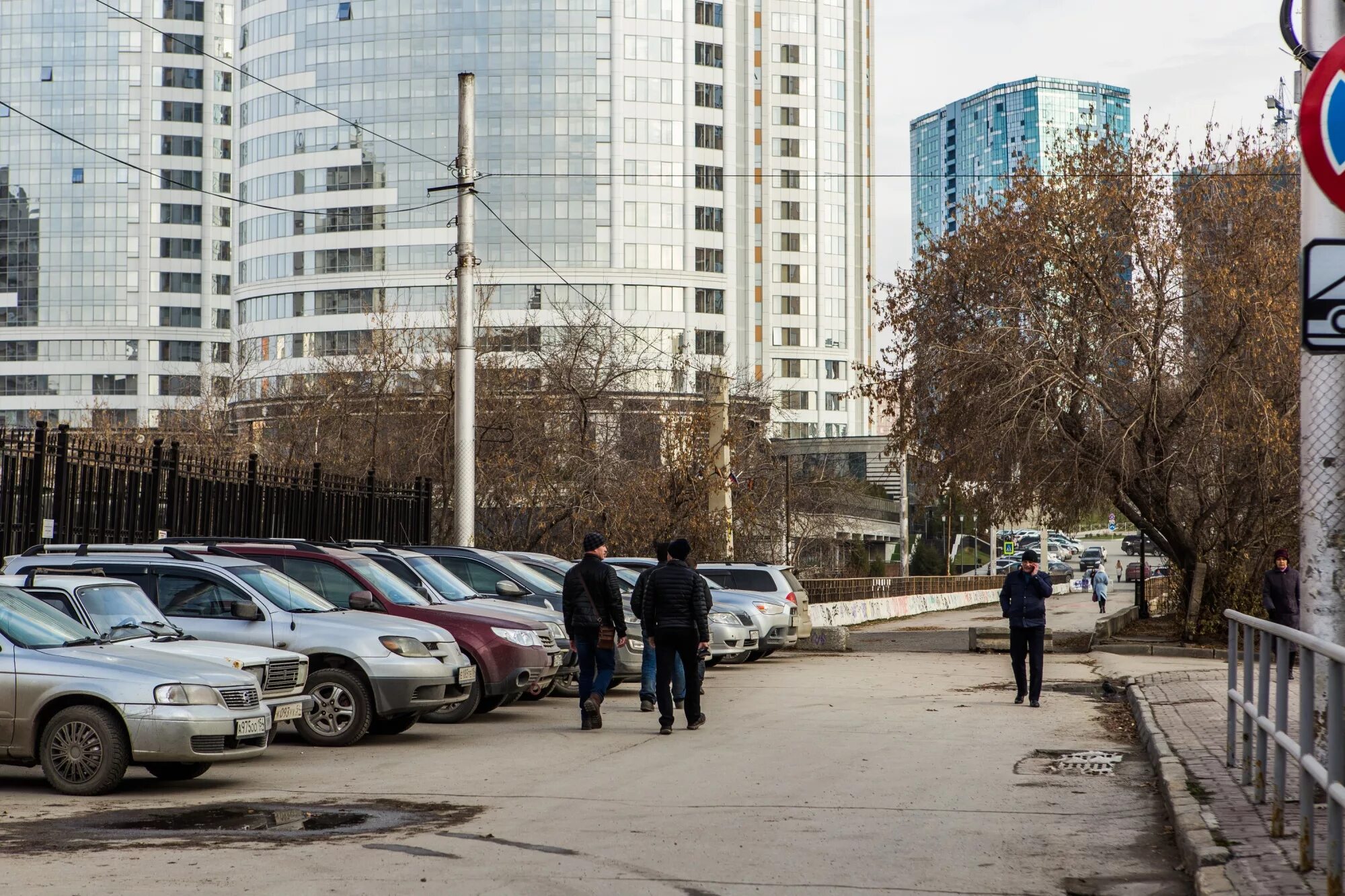 Площадь трубникова. Перекрытие ватутина. Нгс ул ленина перекроют. Наезд на ребенка во дворе. Нгс ул ленина 12 новосибирск отзывы.