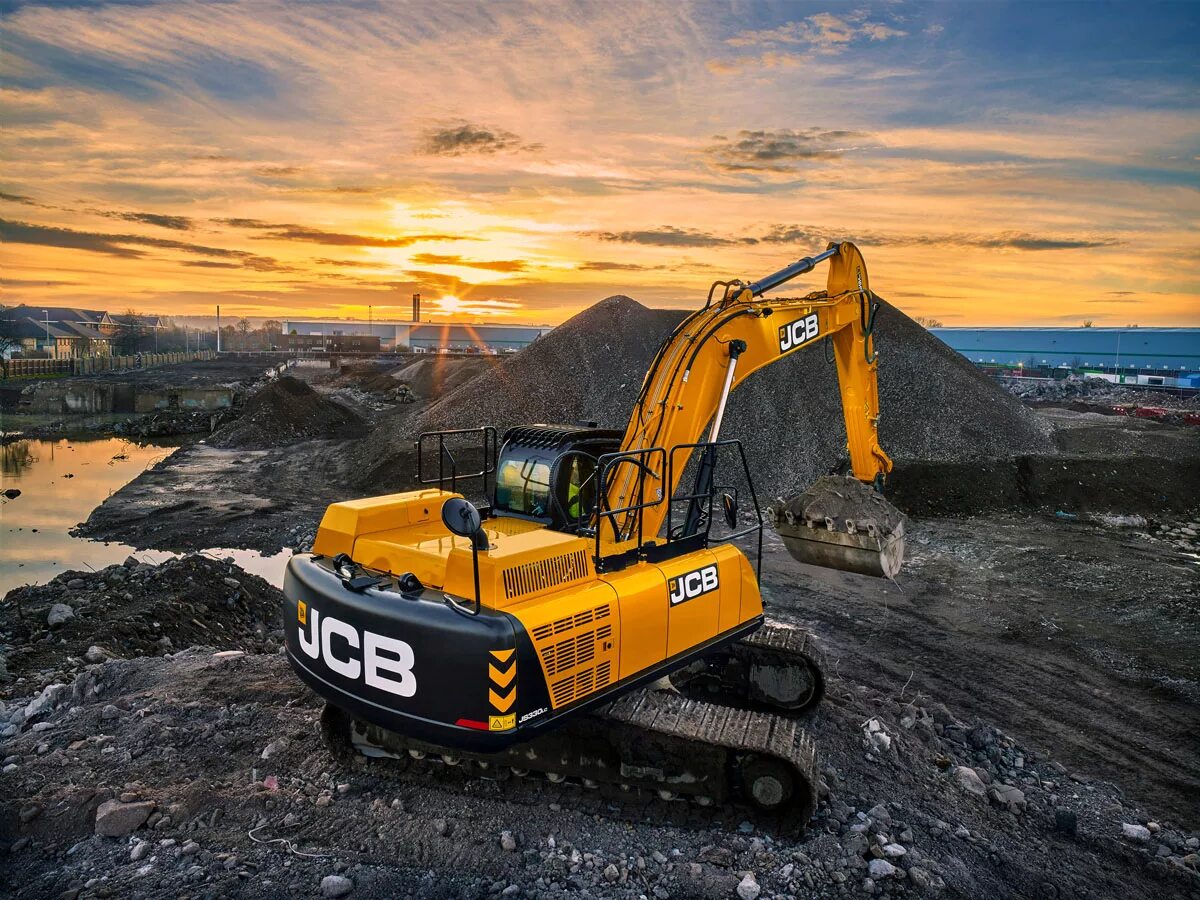 Jcb работа экскаватор. Экскаватор JCB js330. Гусеничный экскаватор JCB js 330. Экскаватор JCB 330 LC. Гусеничный экскаватор JCB js 180.