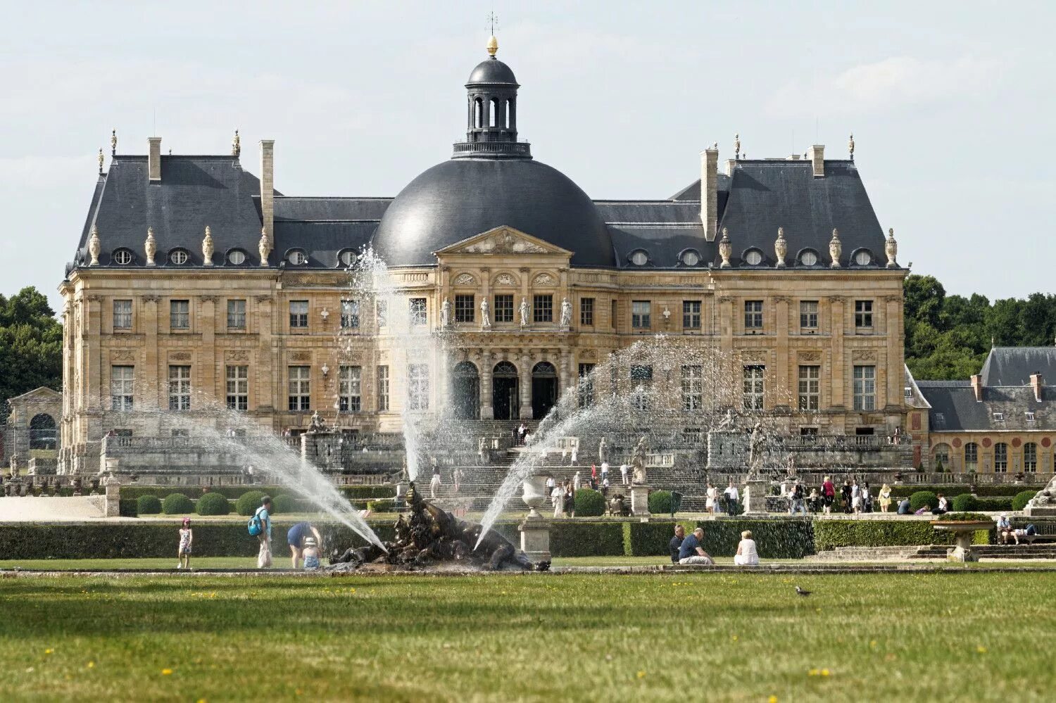 Le lude франция. Де ле ри. Криштиану роналду. Даниэль старридж футболист. Де ле ри.