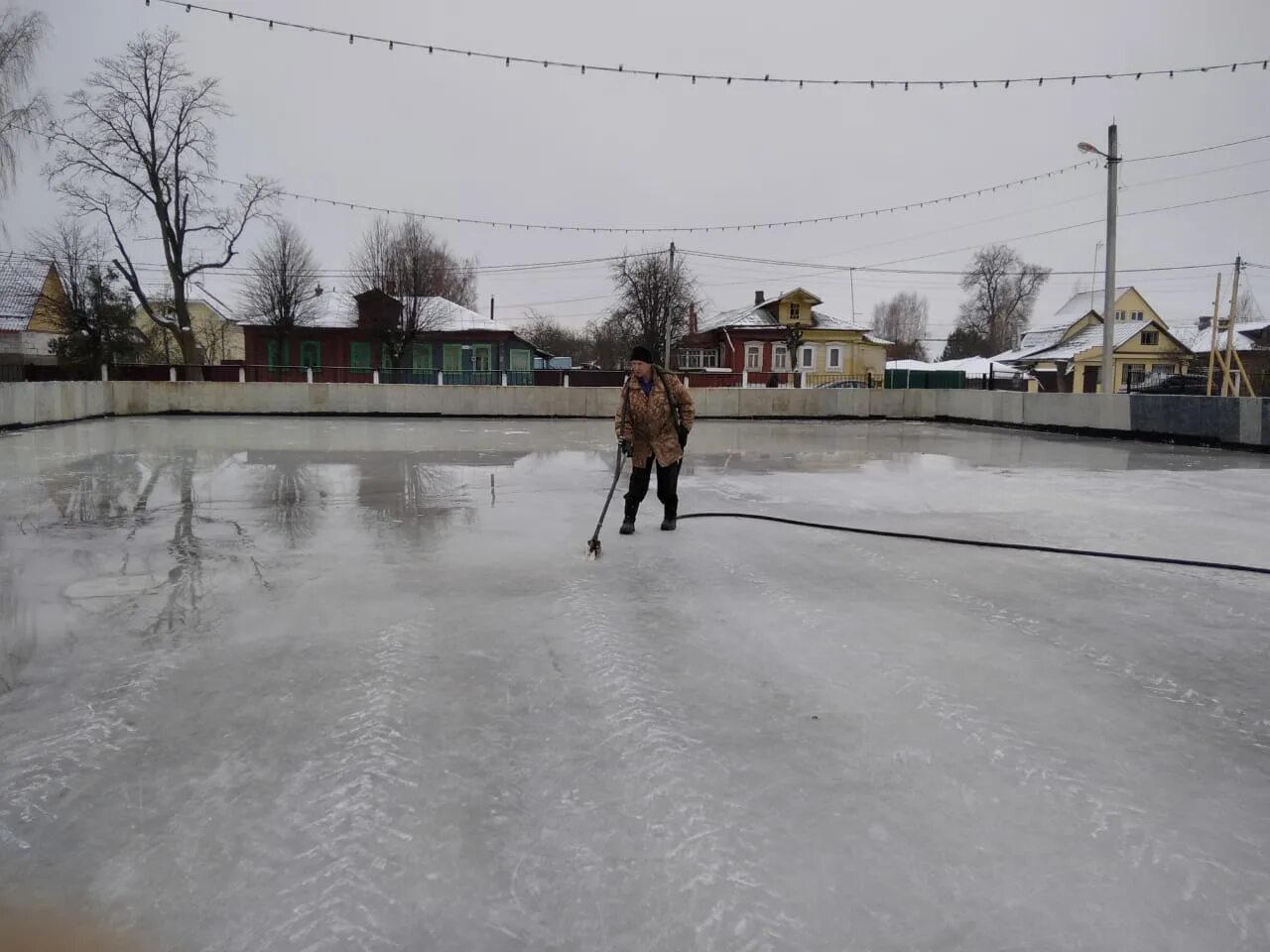 Каток путилково красногорск. Саввы кожевникова хоккейная коробка новосибирск. Бронницы площадки. Стадион центральный бронницы. Каток жуковский громова.