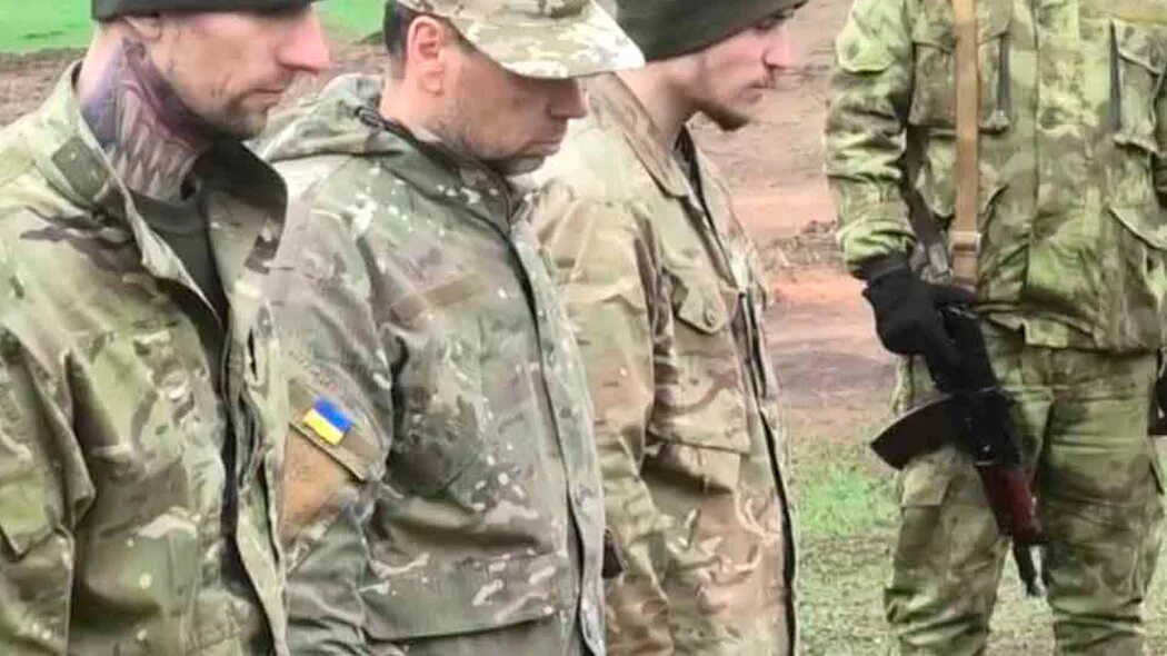 Плен вс рф. Пленные украинские военные. Пленные российские солдаты на Украине. Попали в плен на Украине российские военные.