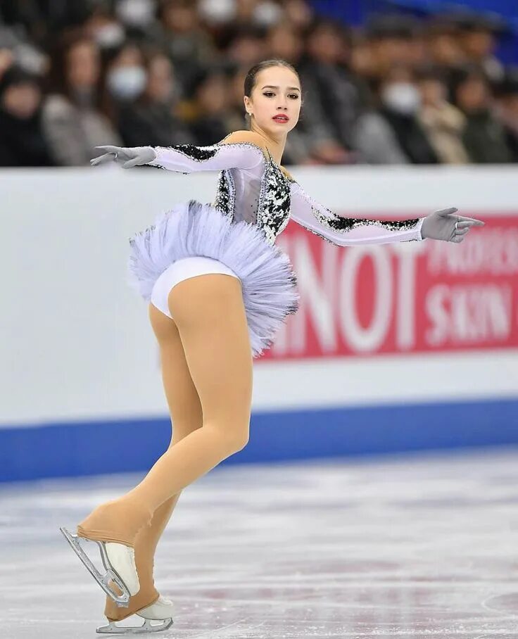 Фигуристки без. Фигуристки без. Фигуристки без. Фигуристки без. Натали пешала фигуристка.