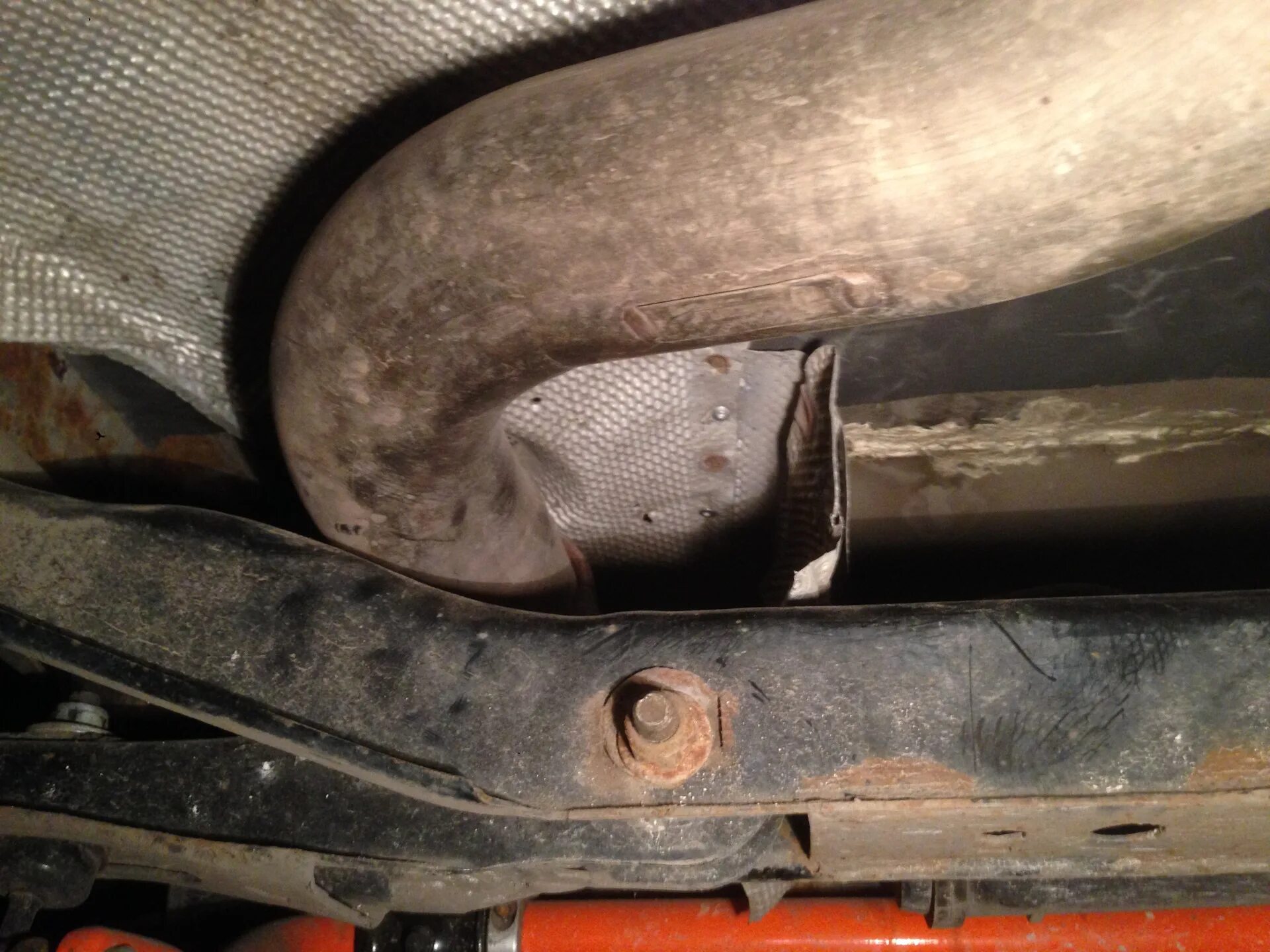 Термоэкран глушителя. Лачетти термо экран глкшителя. термоэкран глушителя лачетти. термоэкран глушителя шевроле лачетти 1,6. термоэкран focus 2.