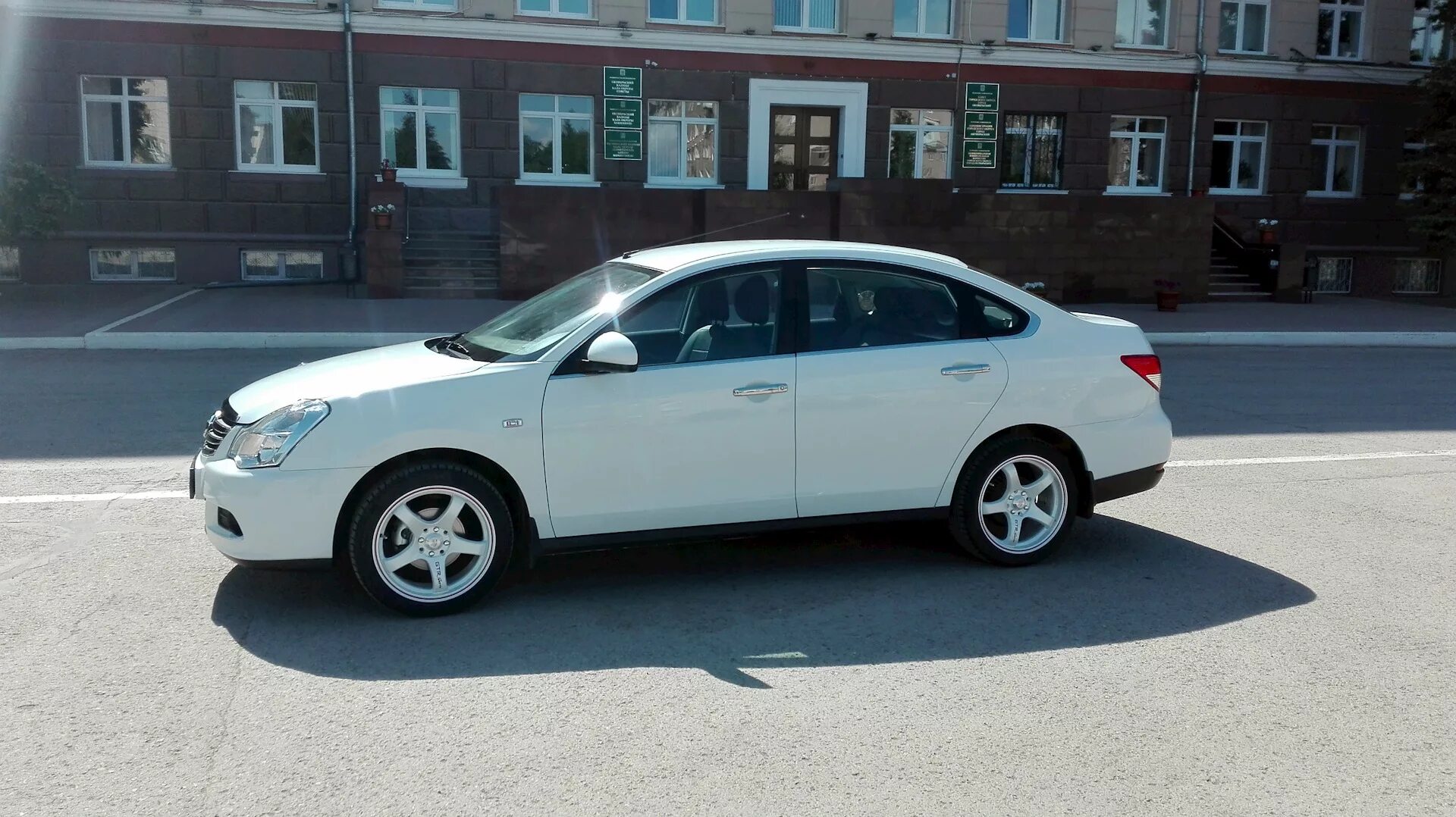 Nissan Vesta 2010. Nissan vesta