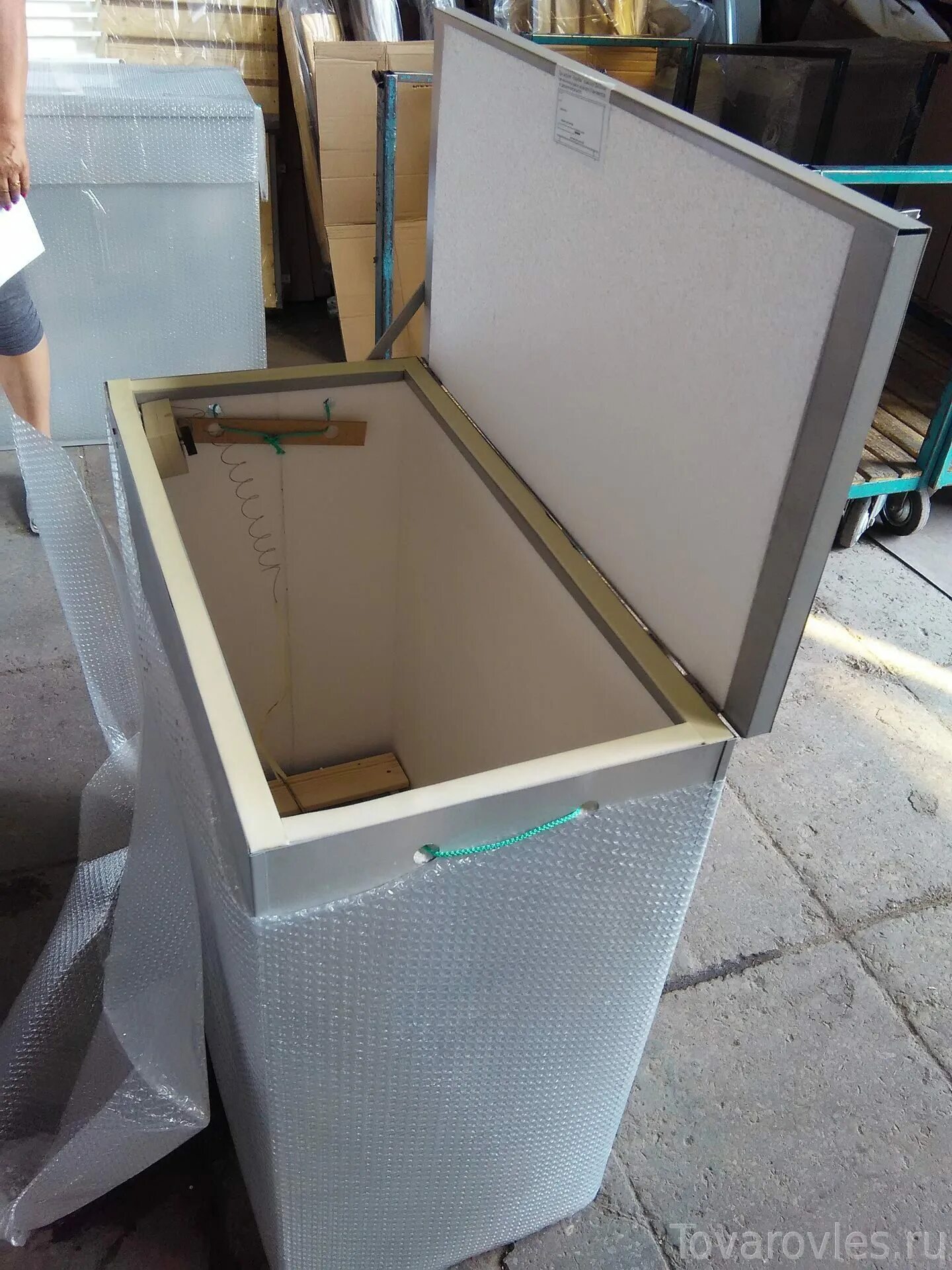 10. Ящик для хранения картофеля на балконе. Термошкаф балконный погребок. Термошкаф погребок 150. Ящик для картошки на балконе.