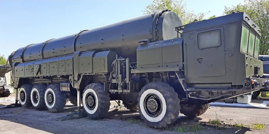 Российское вооружение нового поколения тополь фото на весь экран. Тополь ракетный комплекс. Рсд 10. Комплекс 15 п. Ярс ракетный комплекс.