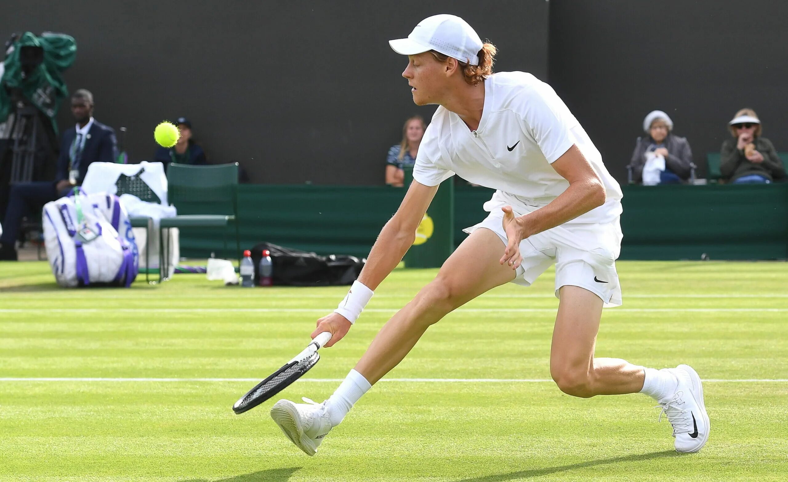 Синнер алькараз. Ник Зиннер теннис. Алькарас теннис. Jannik Sinner Carlos Alcaraz Wimbledon 2022. Синнер фото теннисист.