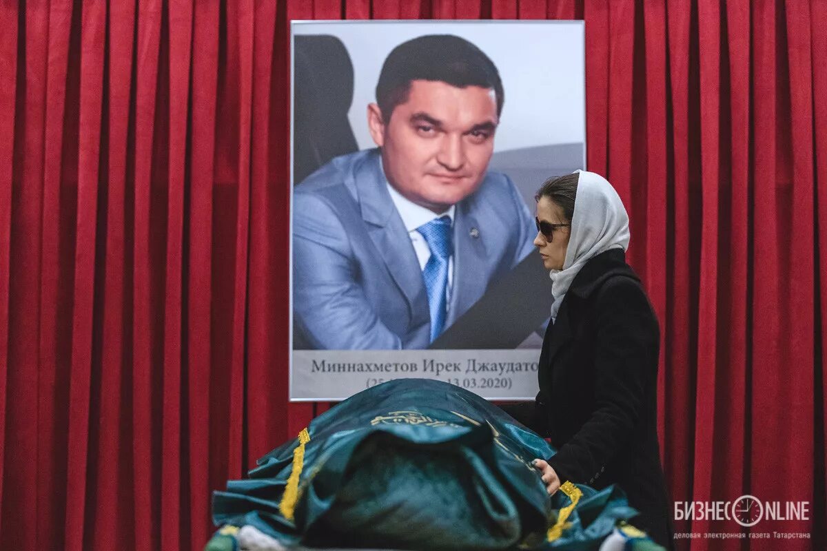 Минниханова ирек минниханов. Минниханов ирек рустамович. минниханов ирек рустамович жена.