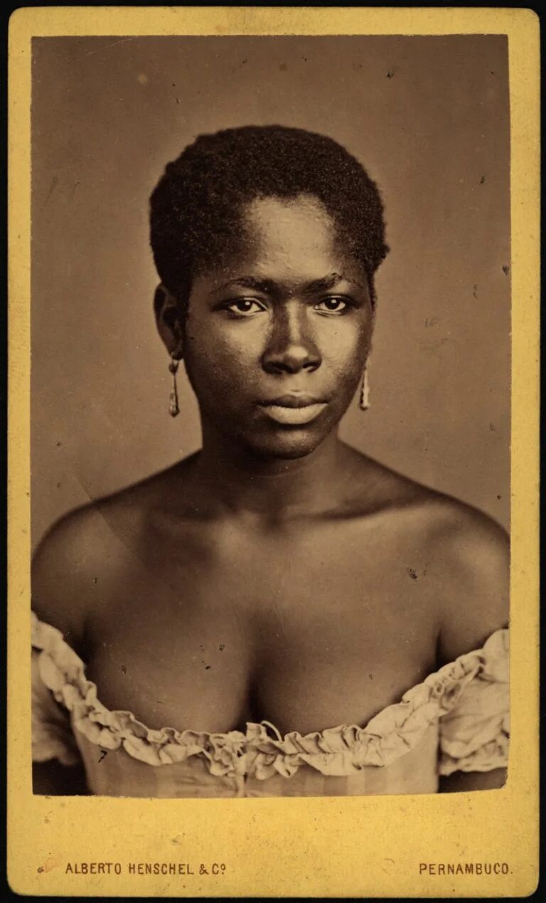 Негритянские женщины. Рабство чернокожих женщин. Старая чернокожая женщина. Негритянки в Африке. Ретро чернокожие