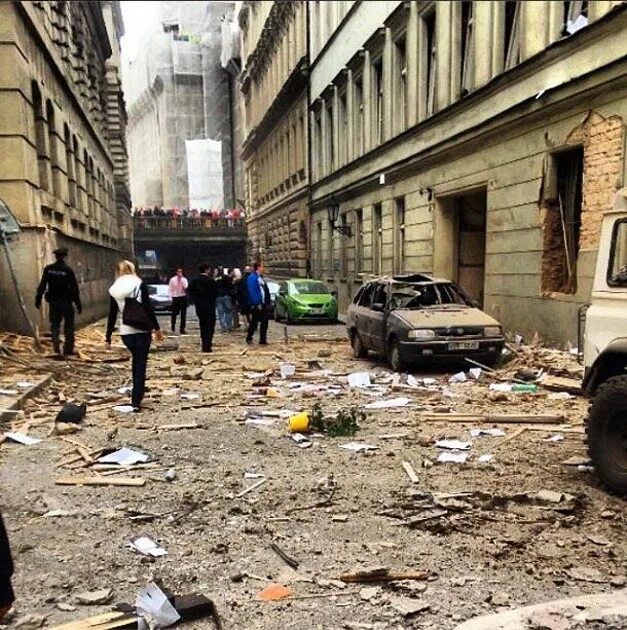 Пожар на пражской сейчас. Человек в центре. Пражская что случилось. Пражская что случилось. Прага люди.