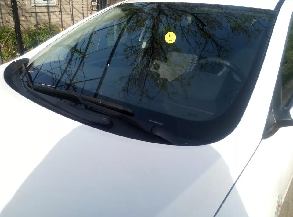 Стекло i30. Стекло лобовое с подогревом на хендай ай 30 2010г.