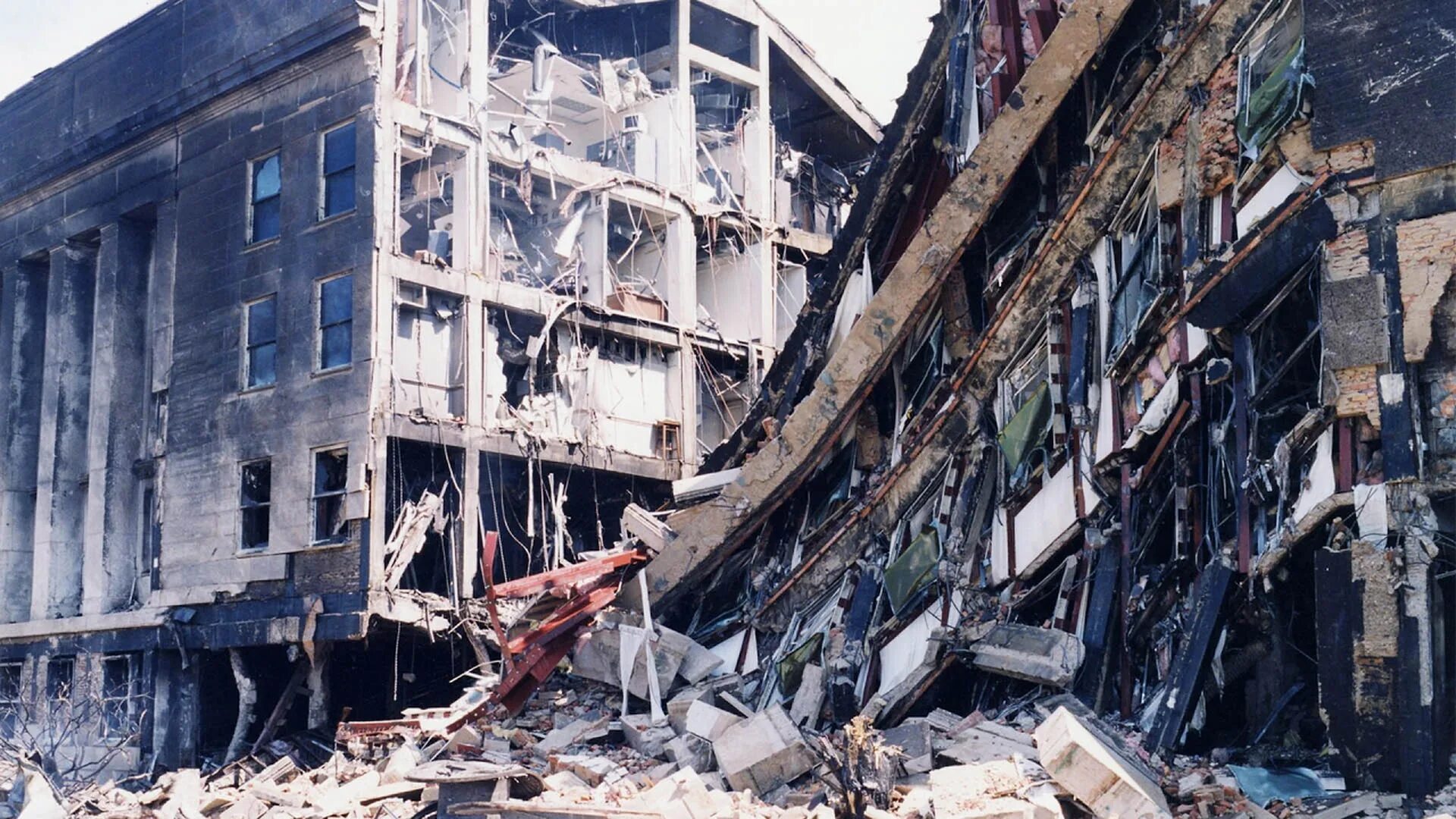 Пентагон 11.09.2001. Разрушенный Пентагон 11 сентября. 11 Сентября 2001 здание Пентагона.