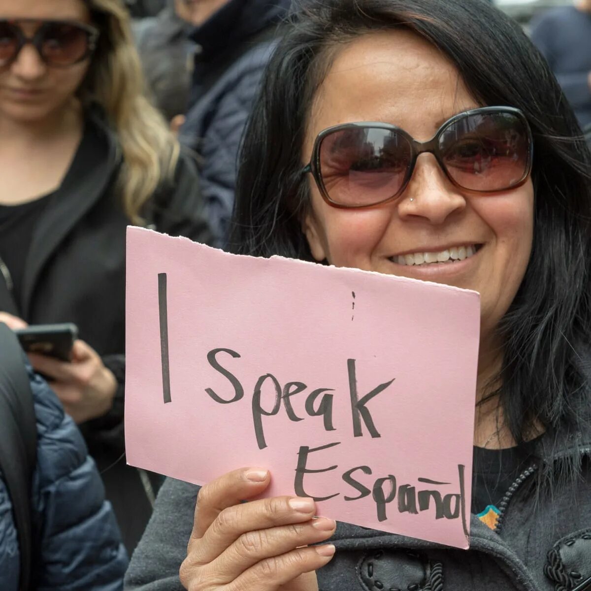 People speak Spanish. Spain speaking. She speaks spanish