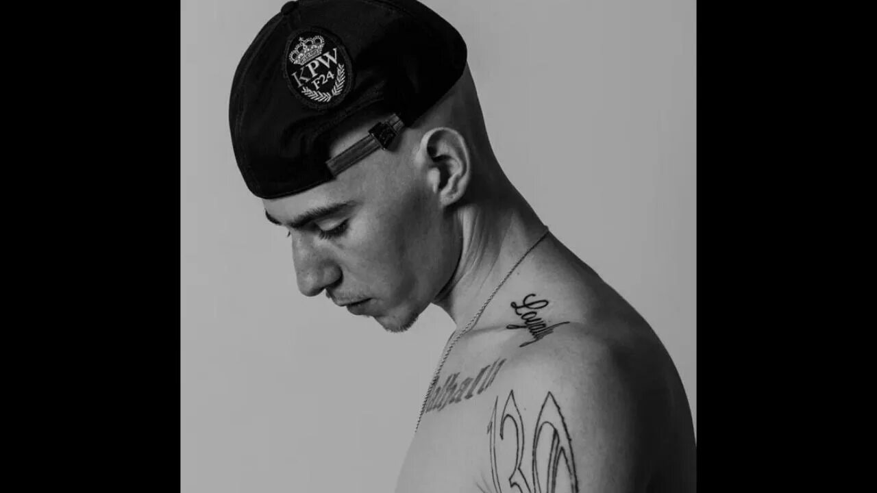 Friendly thug спб. Френдли таг 52. friendly thug 52 ngg. френдли так репер. 52 реперэ.