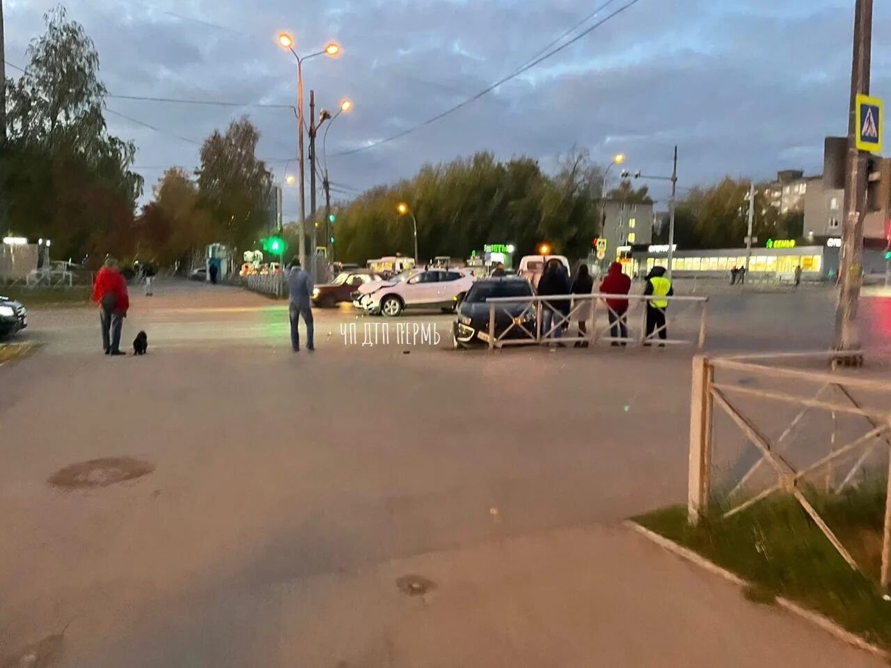 Чп дтп пермь сегодня. Леонова свиязева перекресток пермь. перекресток свиязева и леонова пермь аварии. дтп на перекрестке леонова-свиязева. дтп пермь на перекрестке леонова свиязева.