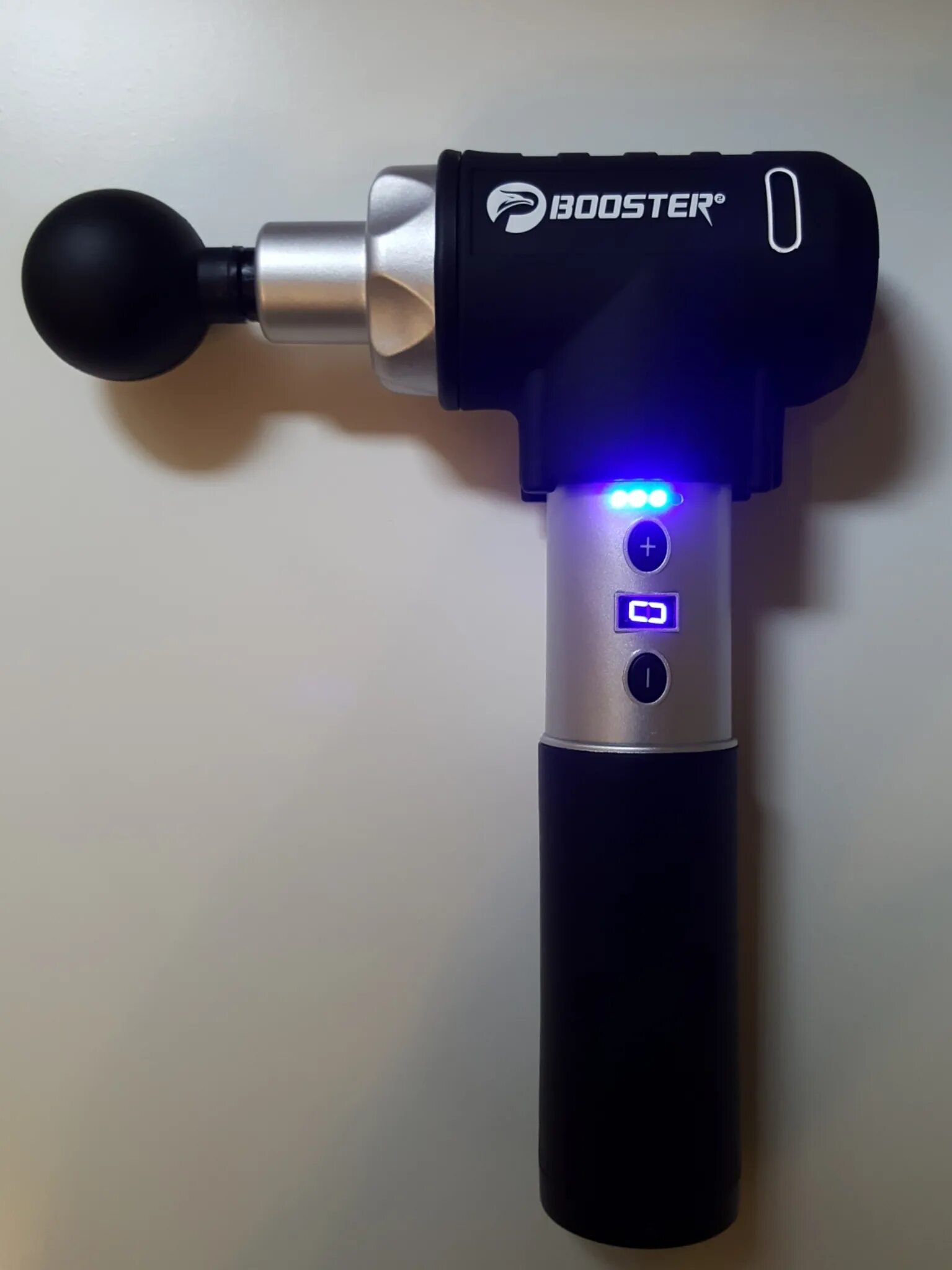 Перкуссионный массажер mdhl. Booster pro 2. Массажер flow pro. Перкуссионный массажер с 4 насадками. Fascia gun массажер.