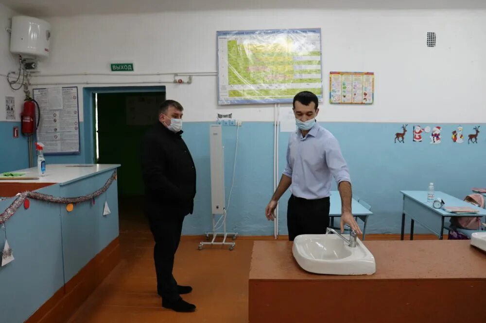 Погода елизаветово. Елизаветово. Учитель елизаветово крым 1998. Село елизаветово. Учитель елизаветово крым.