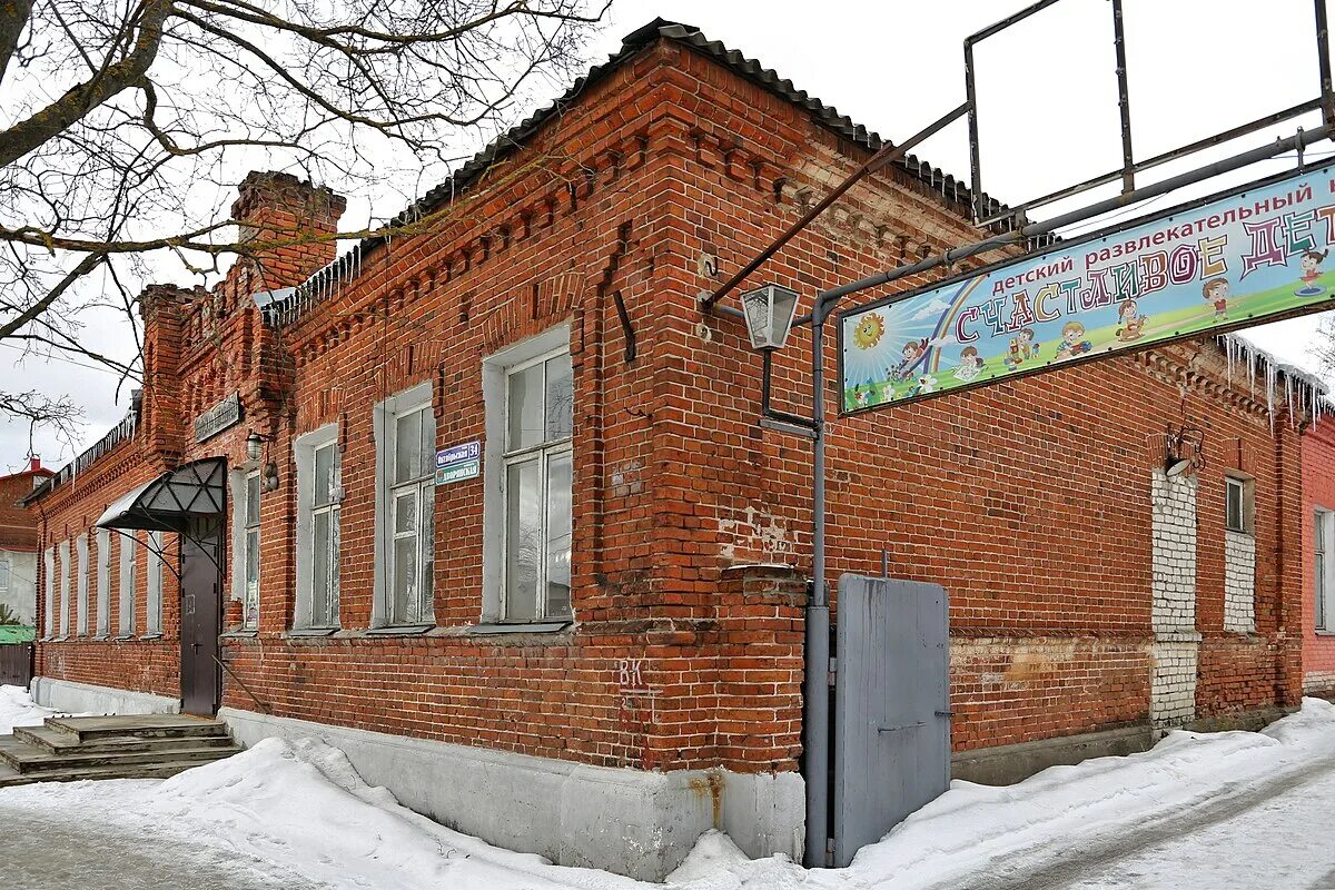 Октябрьский 34 индекс. Октябрьская 34. Шимановск Октябрьская 34. Здание Октябрьской улицы Тейково.