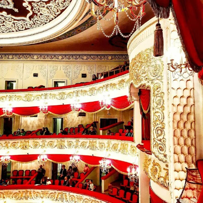 театр оперы и балета самара елка. театр оперы и балета самара елка. щелкунчик балет пермь фото. театр оперы и балета самара елка. софия гаврюшина театр оперы и балета.