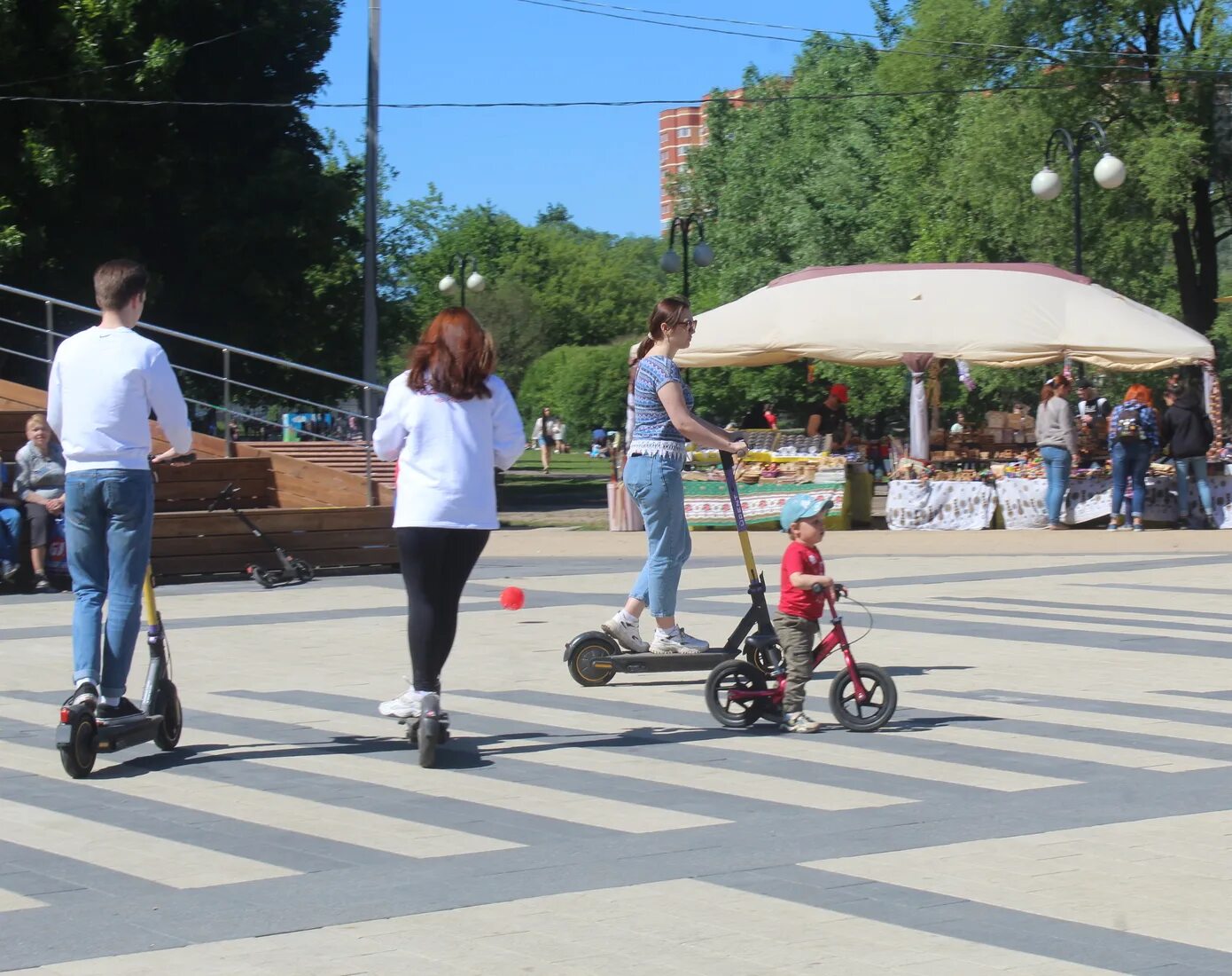 Самокаты люберцы. Трехколесный самокат y-scoo mini shine а5 с 2-мя светящимися колесами. Самокаты люберцы. Rich family трюковой самокат. Scooter 21 maxi.