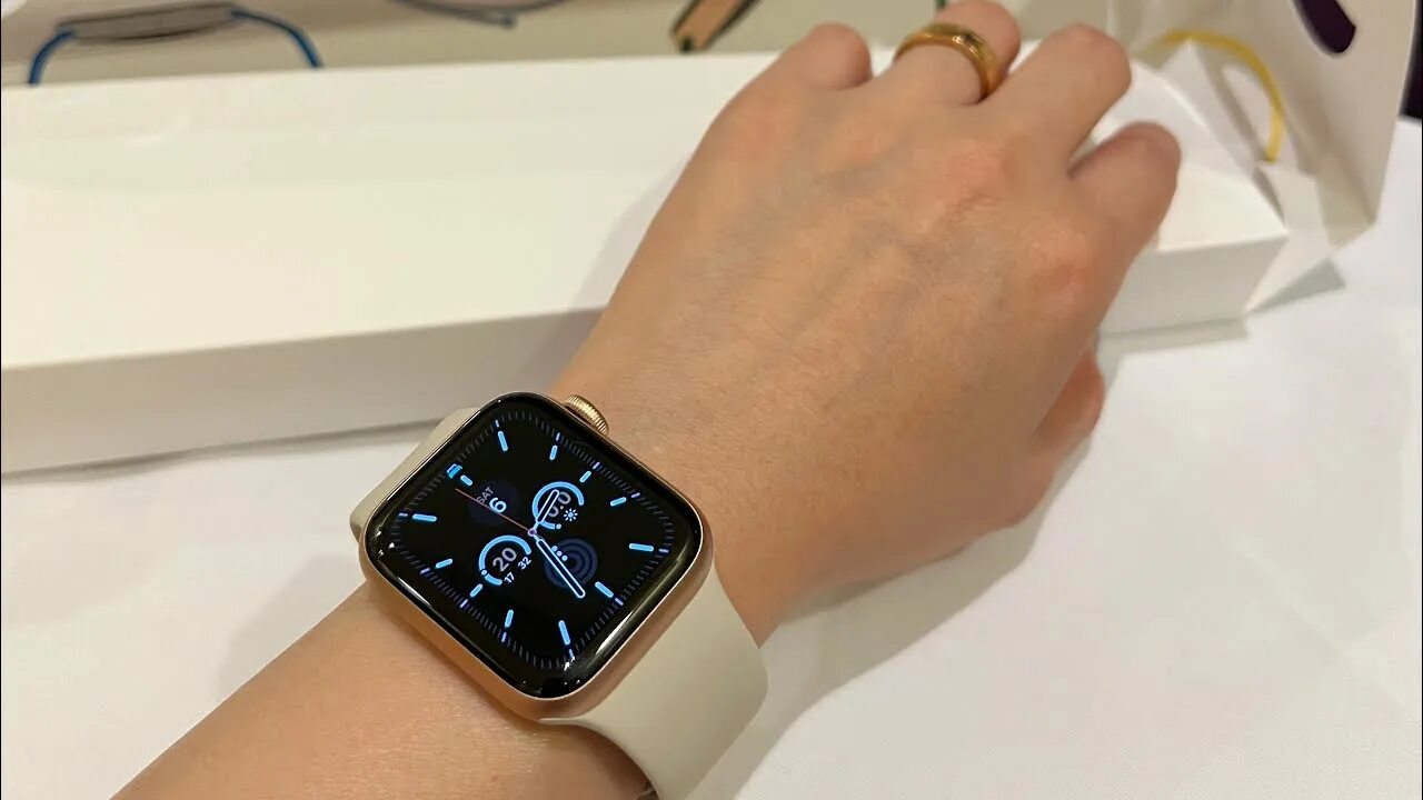 Apple watch se 40 starlight