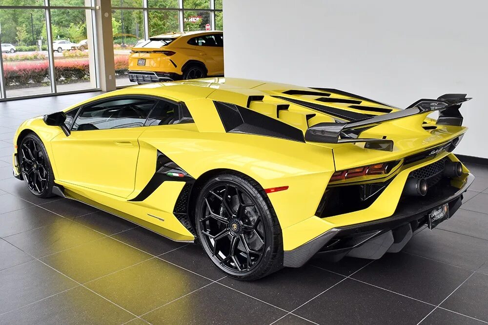 Lamborghini aventador lp700 розовый. Lamborghini aventador i lp700-4. Lamborghini buy. Ламборгини хуракан 2014. Чёрный ламборджини авентадор лп 700-4.
