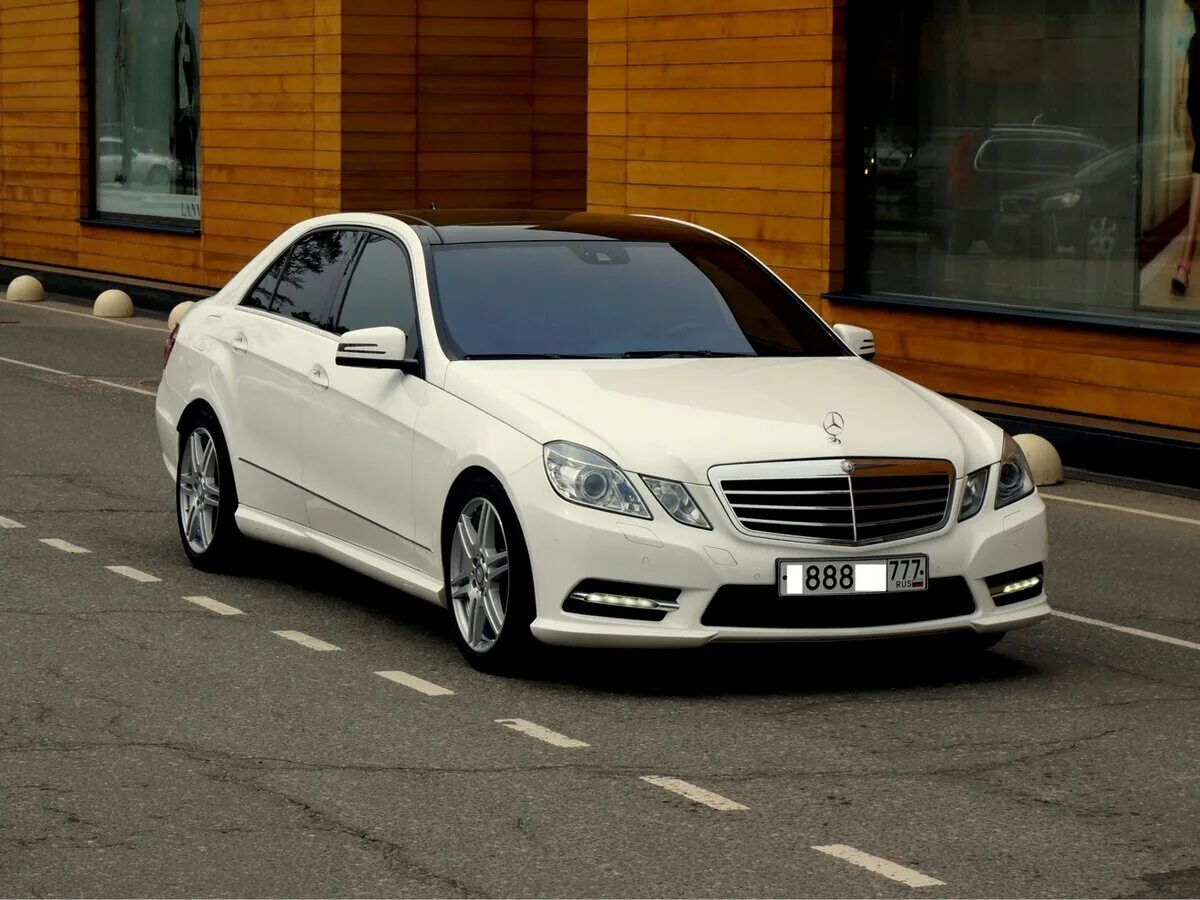 Купить мерседес 12. Mercedes-Benz w212. Мерседес е350 w212. Mercedes-Benz e-класс IV (w212, s212, c207). E class w212 2011.