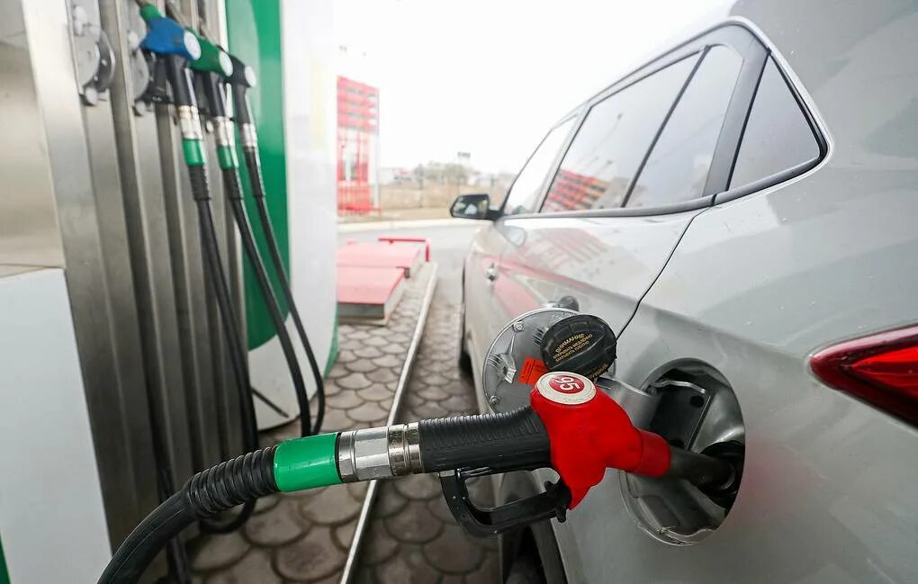 Заправка автомобиля выезд