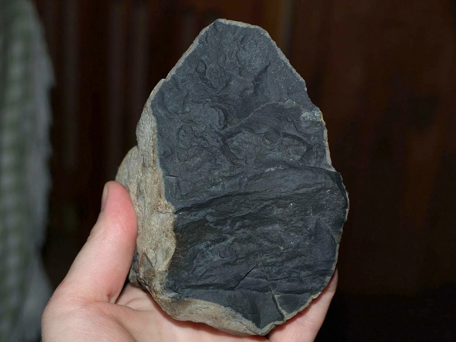 Базальт это минерал. Вулканический базальт. Базальт порода. Базальт камень. Базальт серый камень.