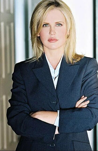 Реджина расселл сейчас. Реджина миллс закатывает глаза. Реджина расселл. Regina russell хот. Реджина расселл.