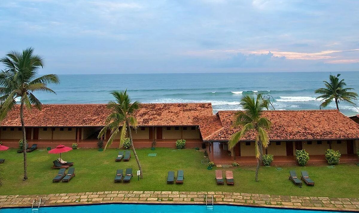 The coastal village cabanas. Отель Club Koggala Village 3 Шри Ланка. Koggala Beach Шри Ланка. The Coastal Village 4 Коггала Шри Ланка. Пляж Коггала Шри Ланка.