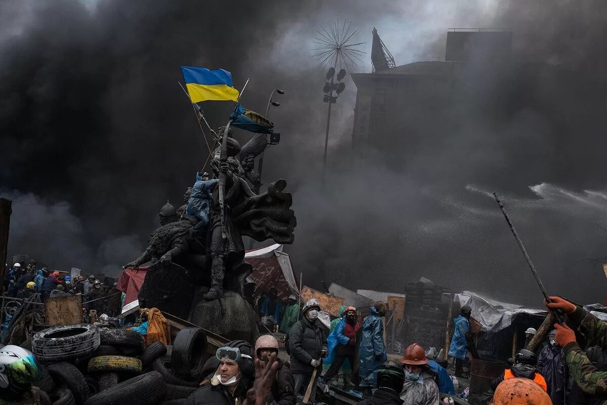 Госпереворот. Евромайдан революция достоинства Украина 2013-2014 годы. Евромайдан на Украине в 2014. Киев 2013 Майдан. Евромайдан в Киеве 2013-2014.