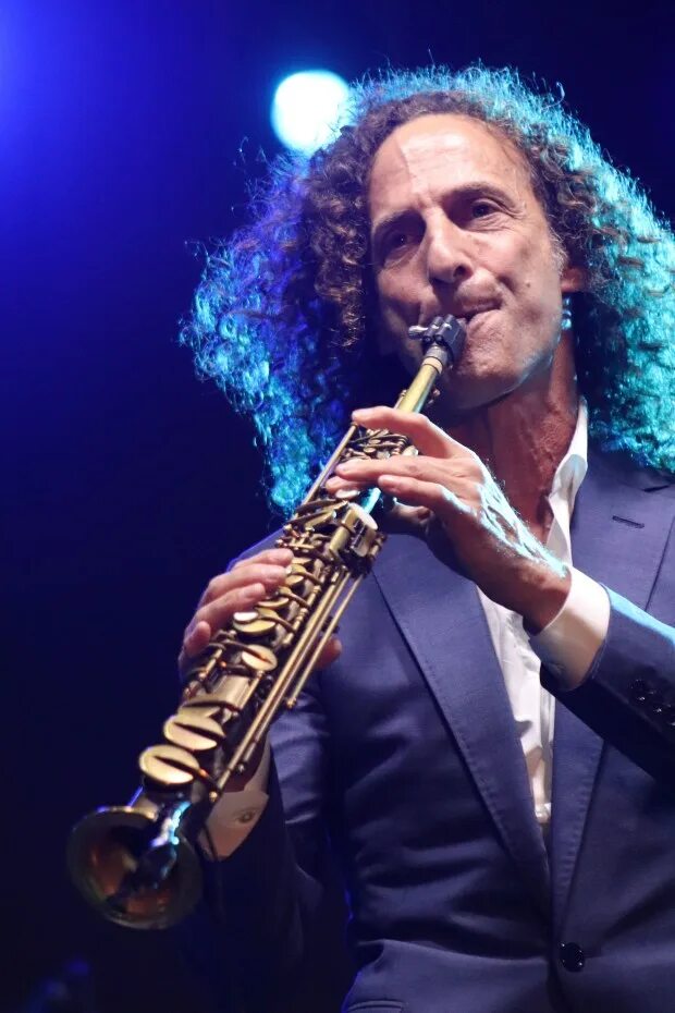 Кенни Джи. Саксофонист Кенни Джи. Kenny g сейчас. Kenny g лысый.