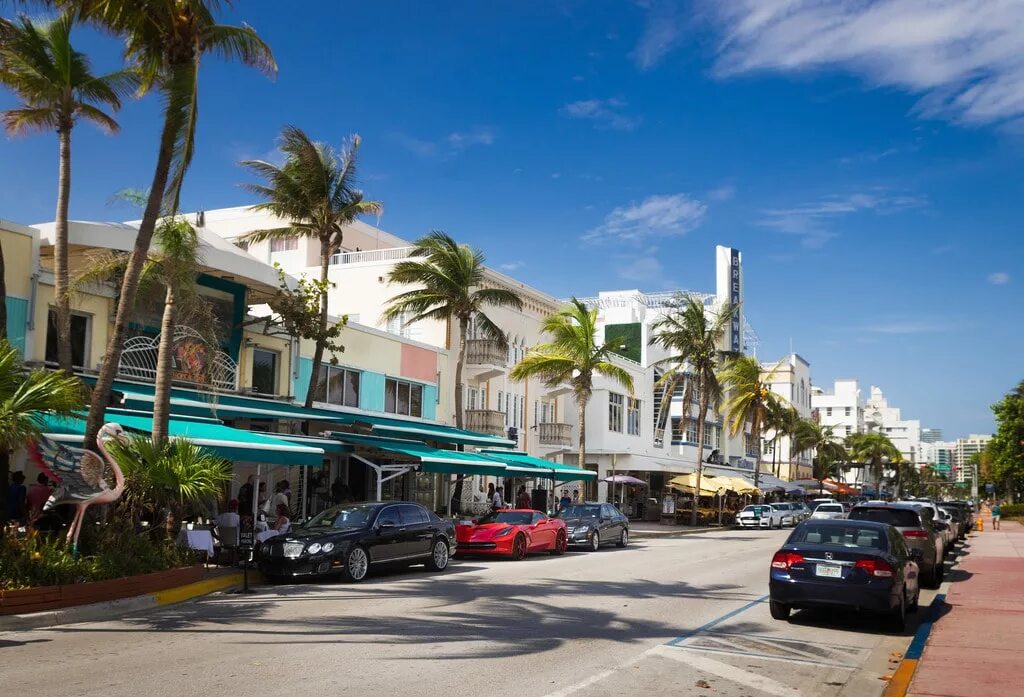 Майами улица оушен драйв. Оушен Бич Майами. Ocean Drive улица в Майами. Улицы города Майами Florida.