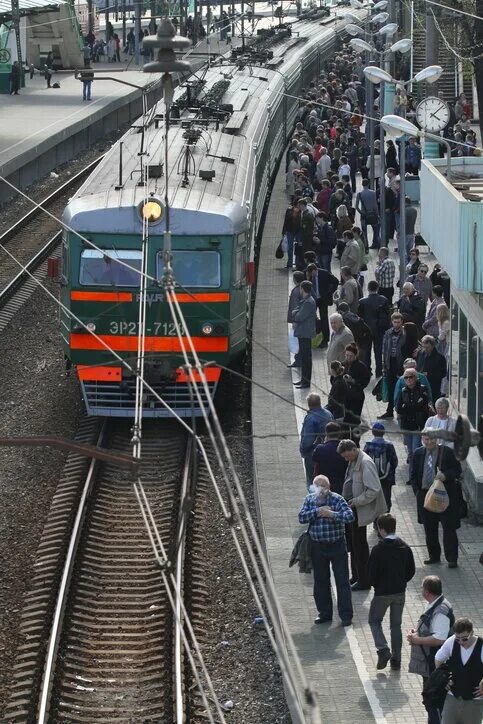 Электричка. Задержка поезда. Задержаны в поезде Москва. Как сейчас ходят поезда. Задержка электричек курского направления