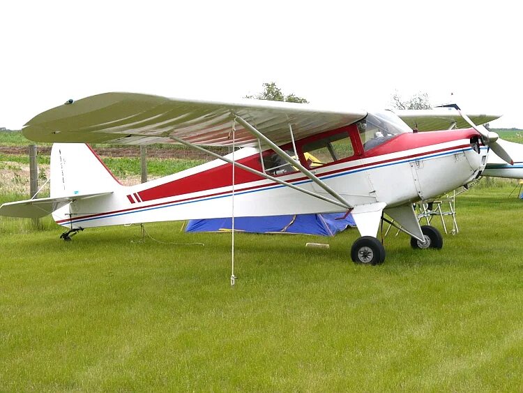 Bc 12 5. Taylorcraft bc12-d. Taylorcraft BC-12. Двухместный высокоплан. Высокоплан самолёт.