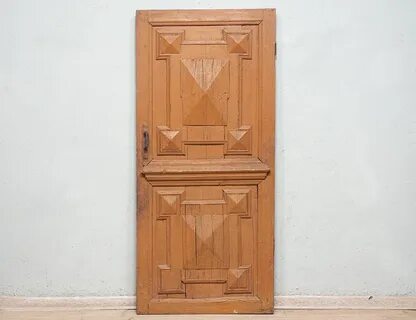 Двери в коммуналку