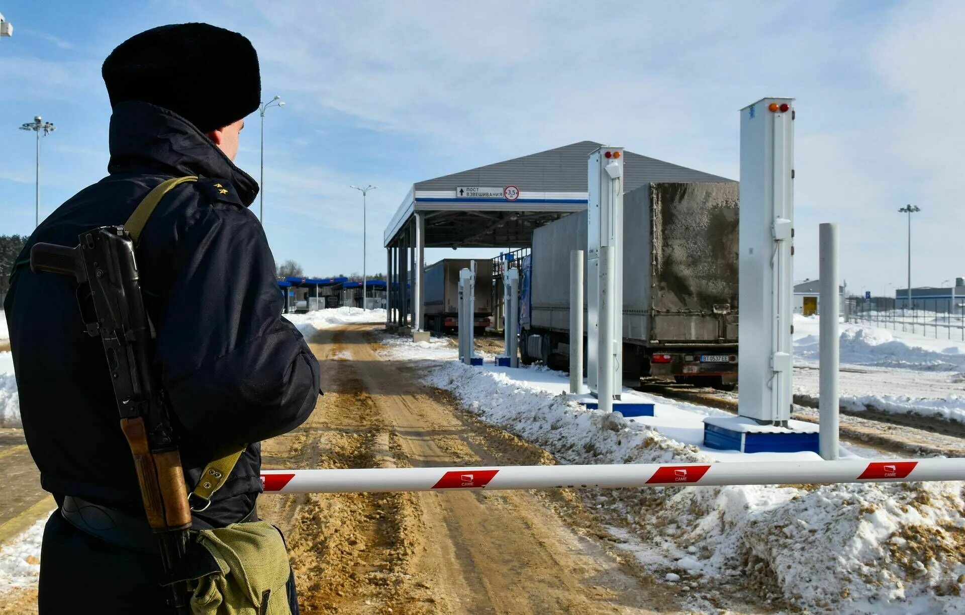 Запрет на выезд из беларуси. Кани Курган пункт пропуска. Пограничный контрольно-пропускной пункт. Пунк пропуска через границу. Пропускной пункт на границе.