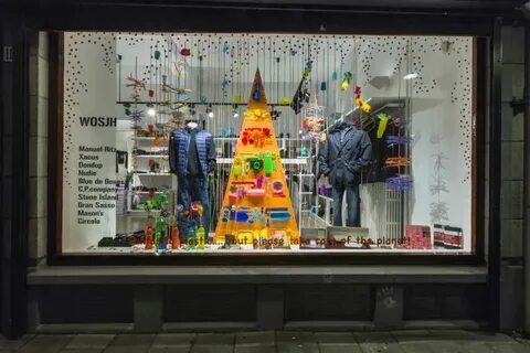 Витрины разных магазинов