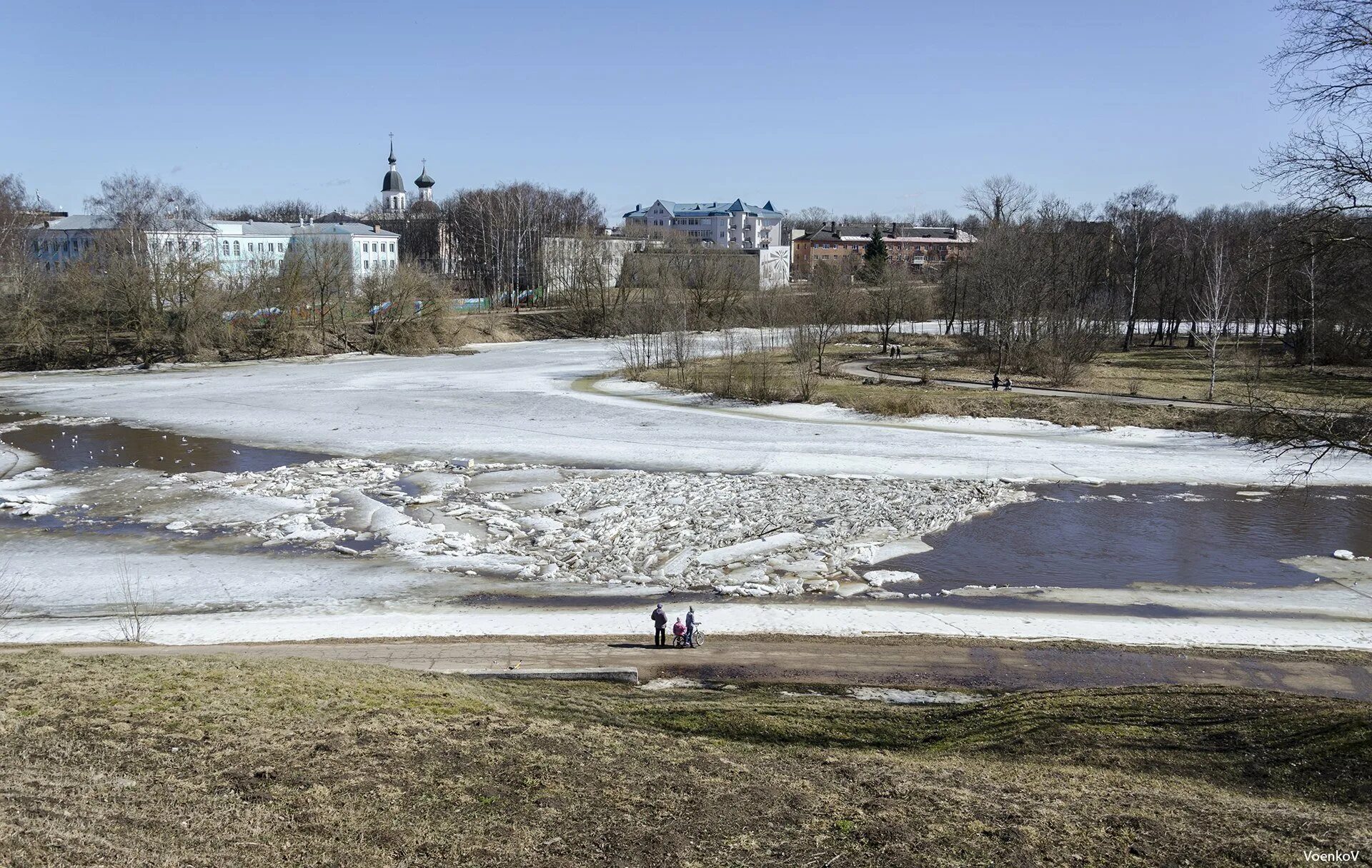 Луки в великом новгороде. Великие луки. город великие луки. великие луки набережная зимой. великие луки зимой.