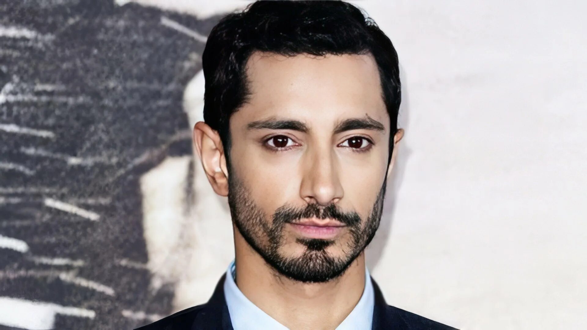 Риз ахмед пакистанский актёр. Риз ахмед. Ризван ахмед. Актер риз ахмед. Риз ахмед фото.