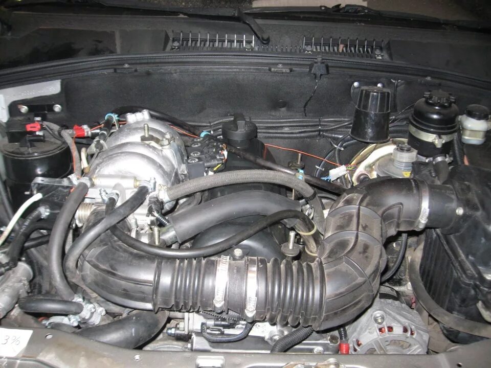 Двигатель шнивы. Мотор Шевроле Нива 1.8. Chevrolet Niva, 2004 двигатель. Мотор Шевроле Нива 1.7. Инжектор для 07 двигателя Нива Шевроле.