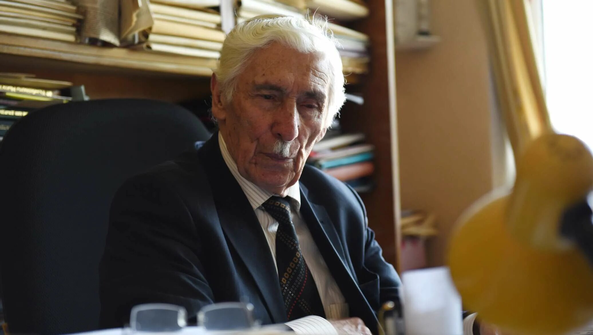 Поэты северной осетии. Осетинские писатели известные. Нафи григорьевич джусойты. Писатели осетии. Нафи григорьевич джусойты осетинские писатели.