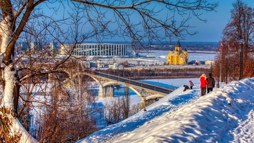 Солнечных дней в нижнем новгороде. Набережная Федоровского Нижний Новгород зима. Набережная Федоровского Нижний Новгород зимой. Великий Новгород набережная зима. Набережная Федоровского Нижний зимой.