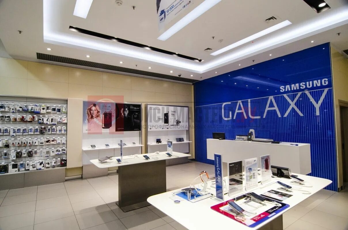Самсунг магазин. Магазин самсунг в москве. Фирменные магазины samsung. Фирменные магазины samsung. Коломяжский проспект 17 к1.