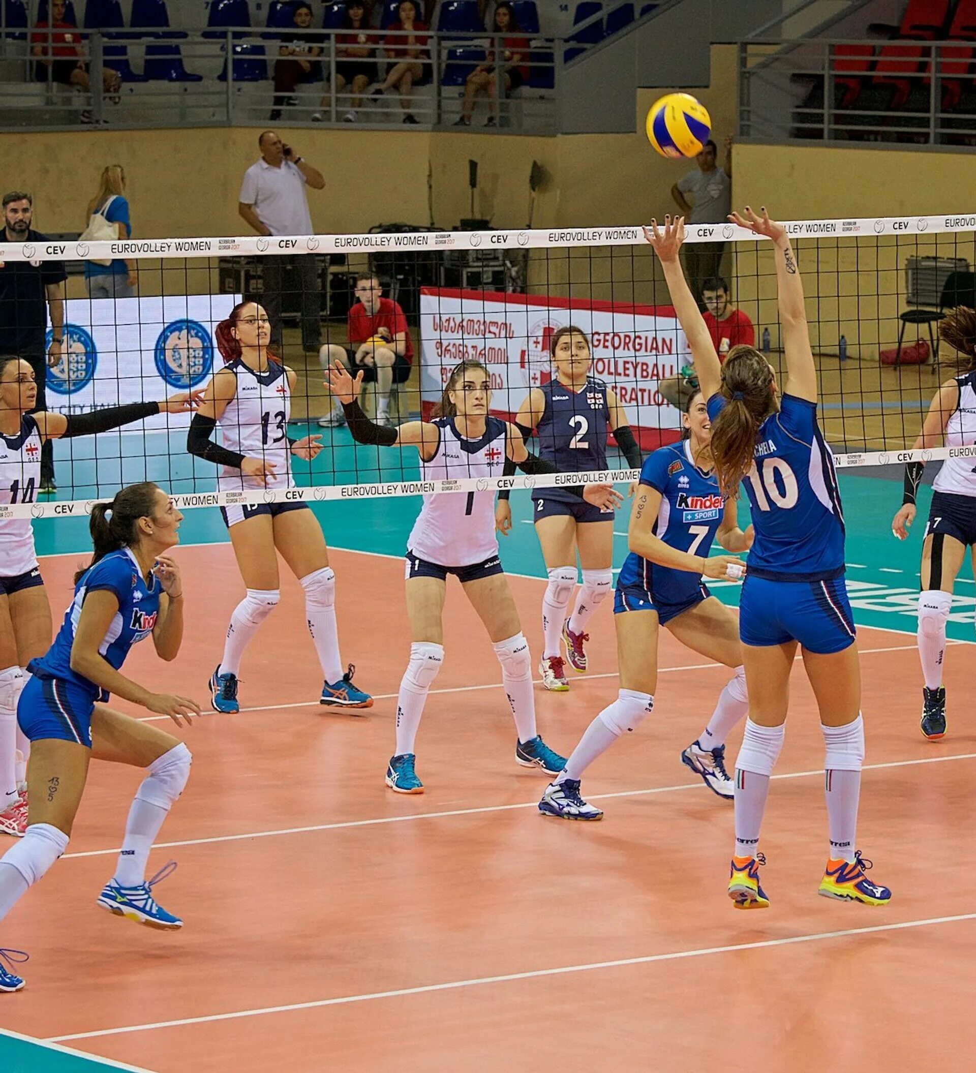 Город волейбол. Уфа 2008-2009 волейбол. Секция волейбола для девочек. Волейбол новомосковск 2 школа. Волейбол электросталь.