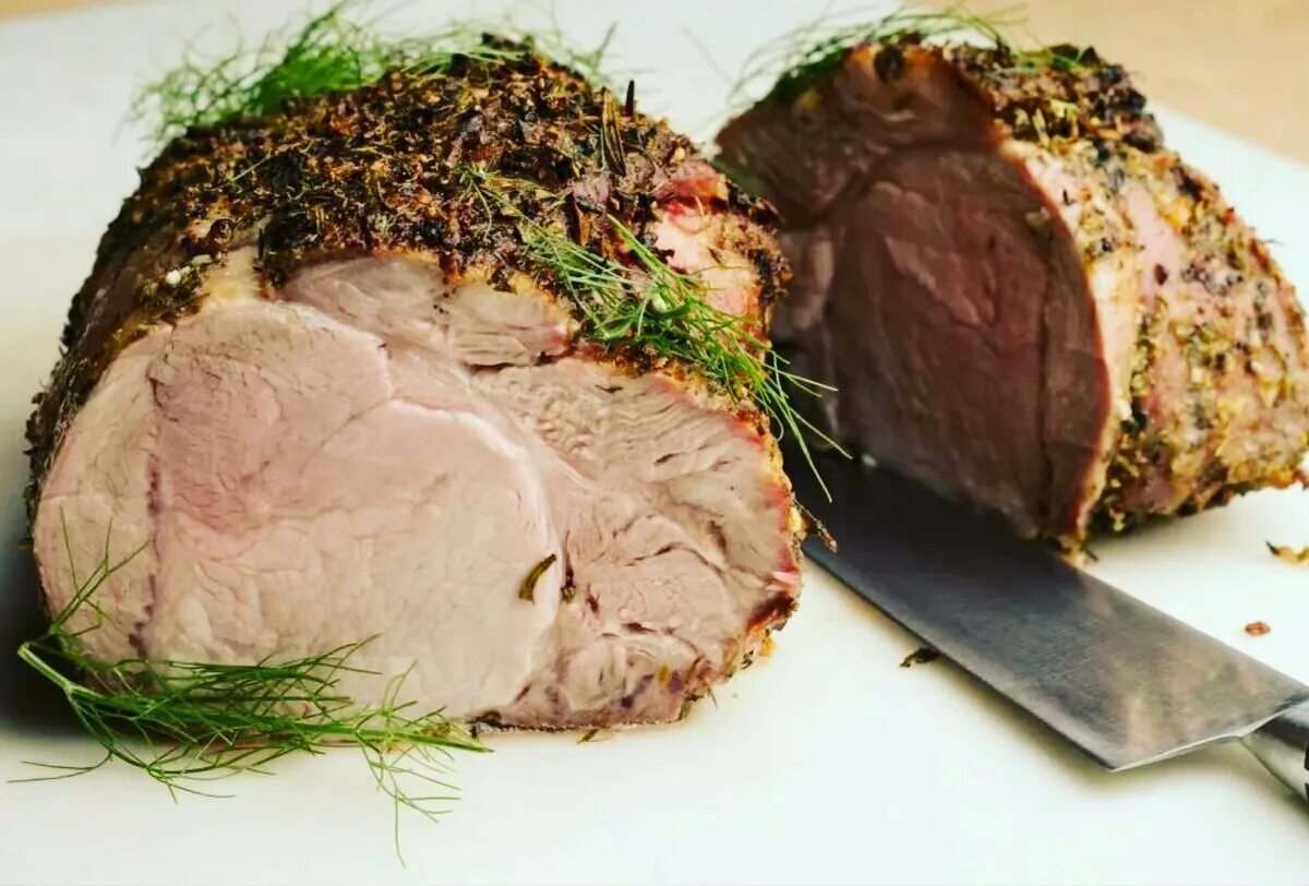 Мясо буженина. Отварное постное мясо. Отварная говядина сочная. Отварная говядина. Вареная говядина.