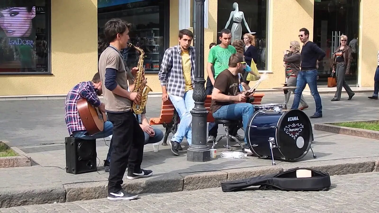 эд ширан. исполнители и музыканты элвис пресли. музыкантами мы стали. одаренные музыканты. кейт мун барабанщик.